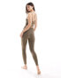 Born Living Yoga – India – Nahtlose Leggings in Taupe